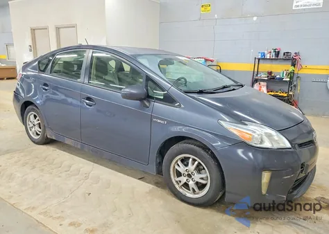 2013 Toyota Prius z USA, uszkodzony, nr VIN JTDKN3DU6D5627836